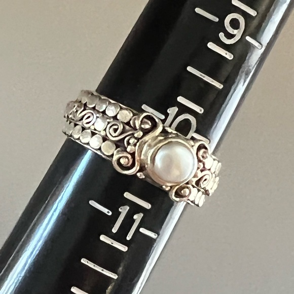 Sterling Silver Pearl Ring - Picture 11 of 11
